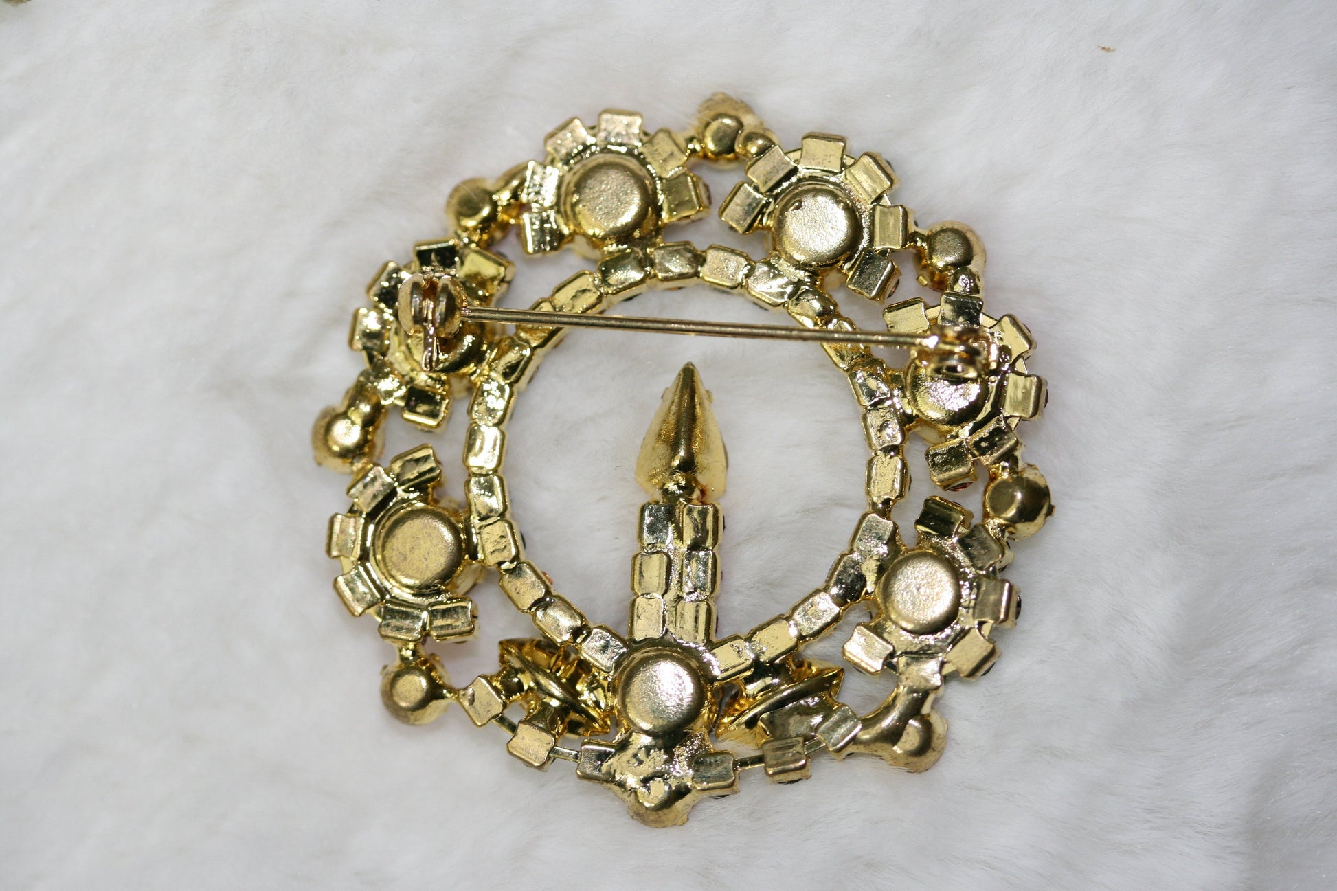 Vintage Classic Rhinestone Candle Wreath Brooch Pin， Christmas Wreath Pin, Xmas Jewelry