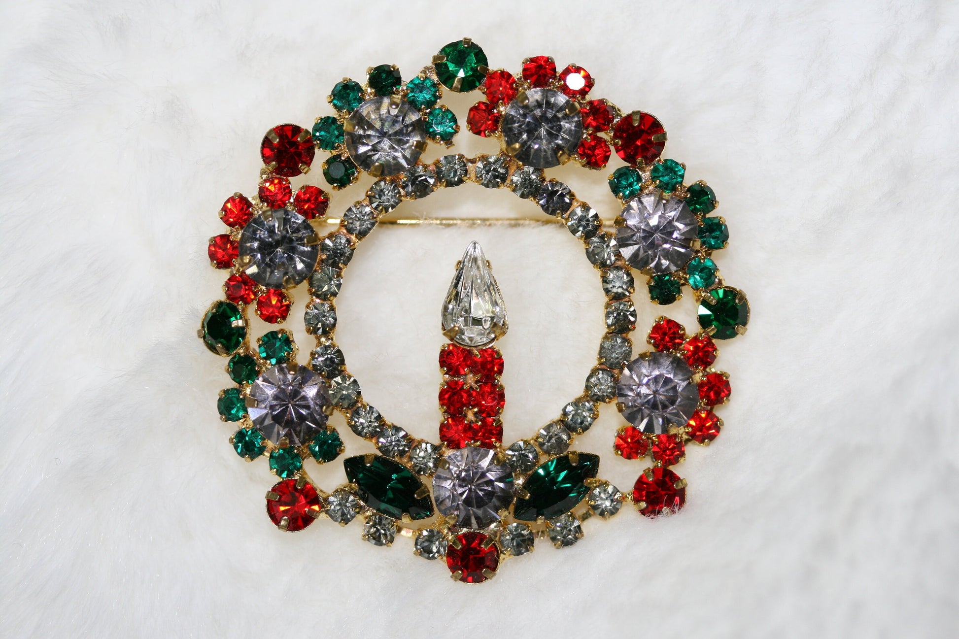 Vintage Classic Rhinestone Candle Wreath Brooch Pin， Christmas Wreath Pin, Xmas Jewelry