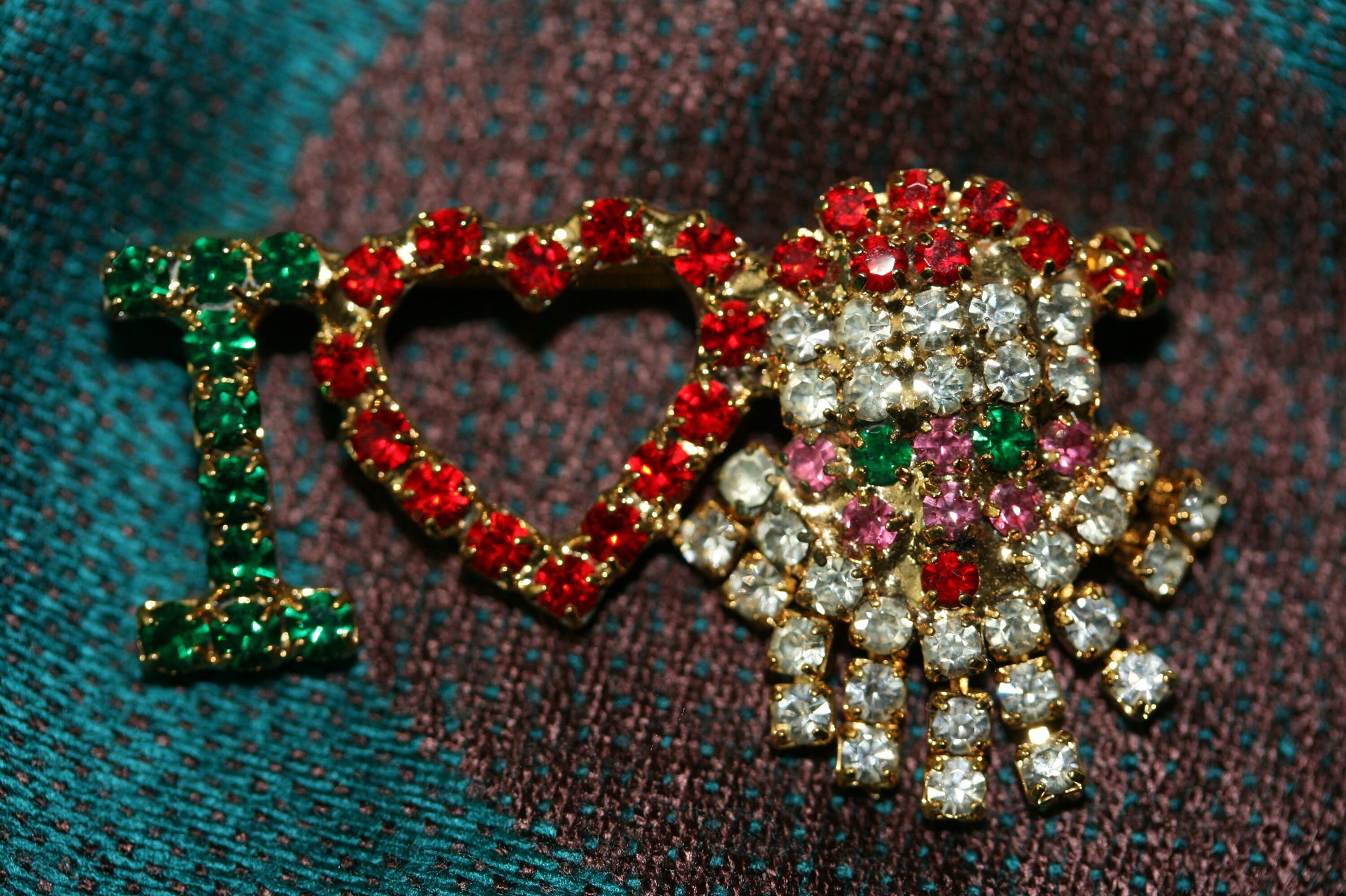 I love Santa Brooch Vintage Brooch Pin I love Santa Christmas Holiday Jewelry