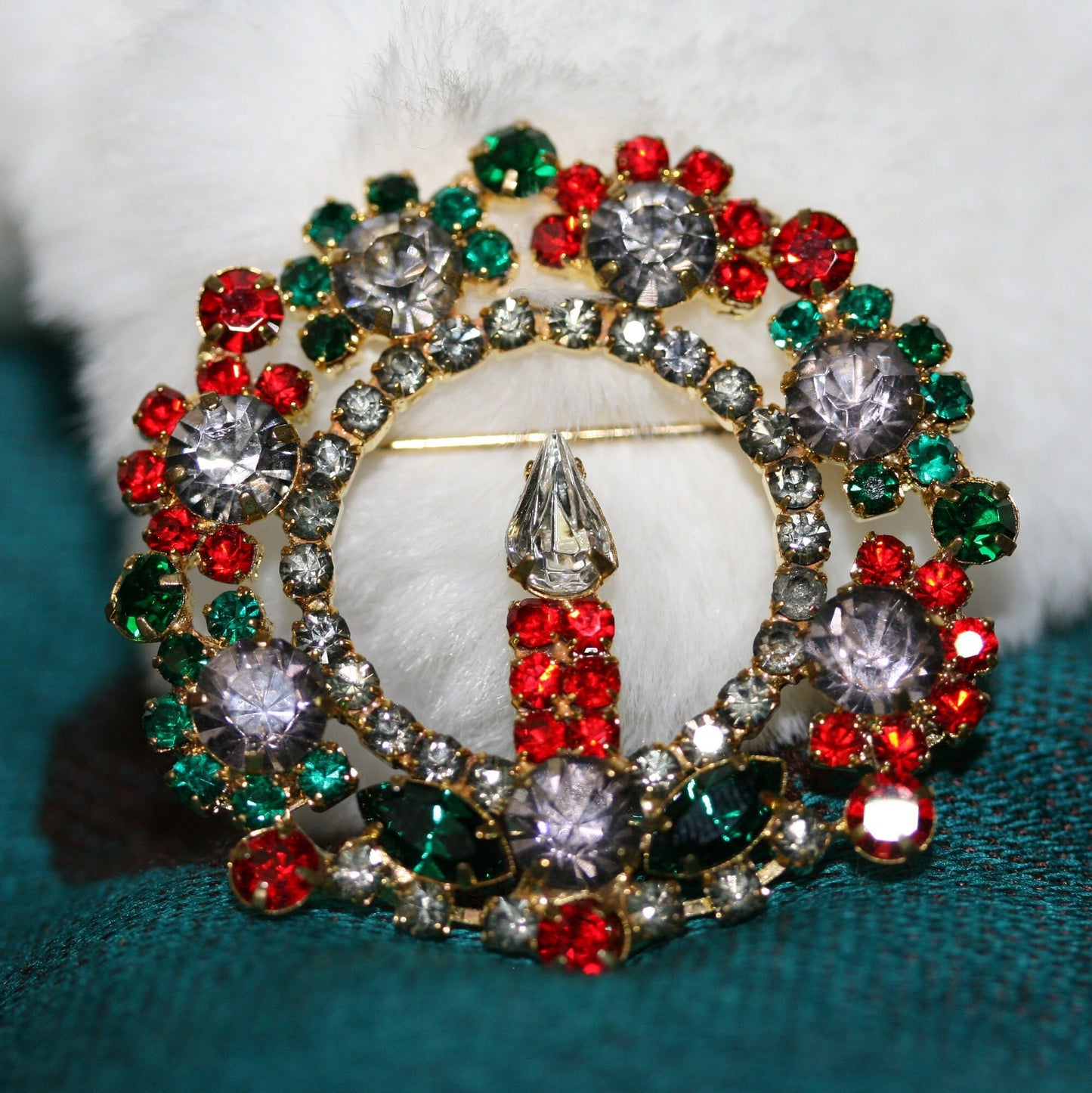 Vintage Classic Rhinestone Candle Wreath Brooch Pin， Christmas Wreath Pin, Xmas Jewelry