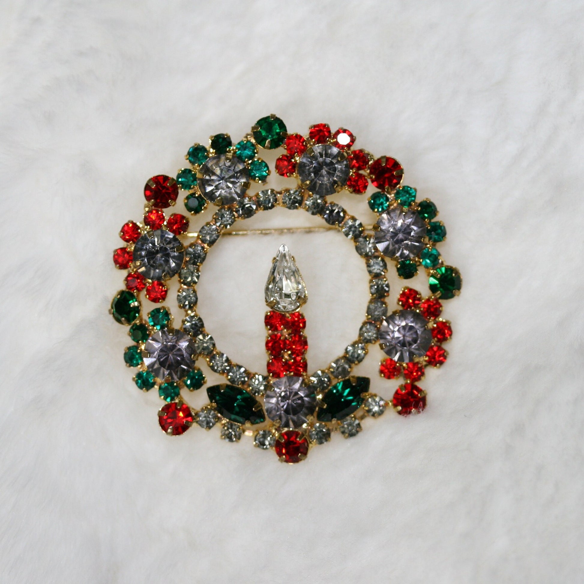 Vintage Classic Rhinestone Candle Wreath Brooch Pin， Christmas Wreath Pin, Xmas Jewelry