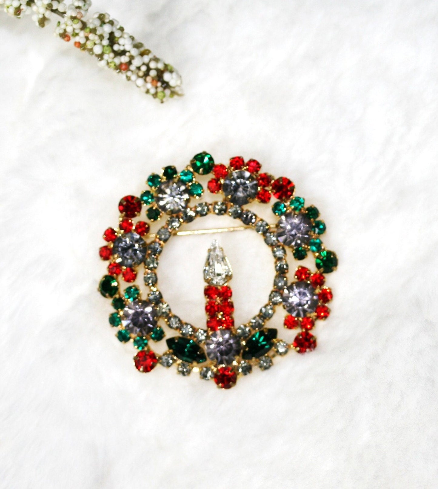 Vintage Classic Rhinestone Candle Wreath Brooch Pin， Christmas Wreath Pin, Xmas Jewelry