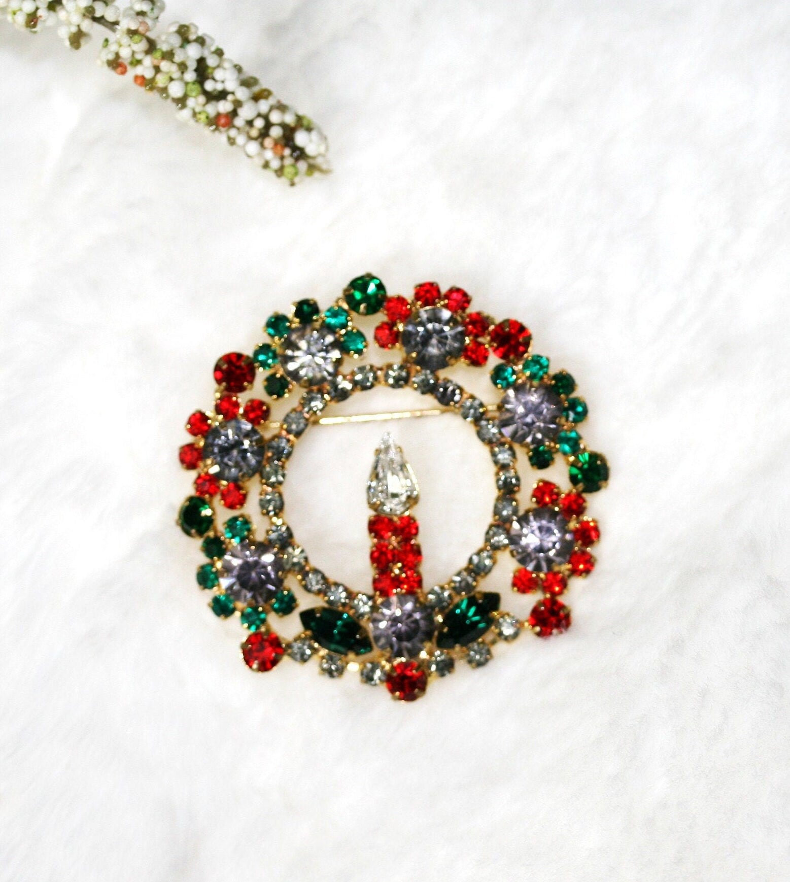 Vintage Classic Rhinestone Candle Wreath Brooch Pin， Christmas Wreath Pin, Xmas Jewelry