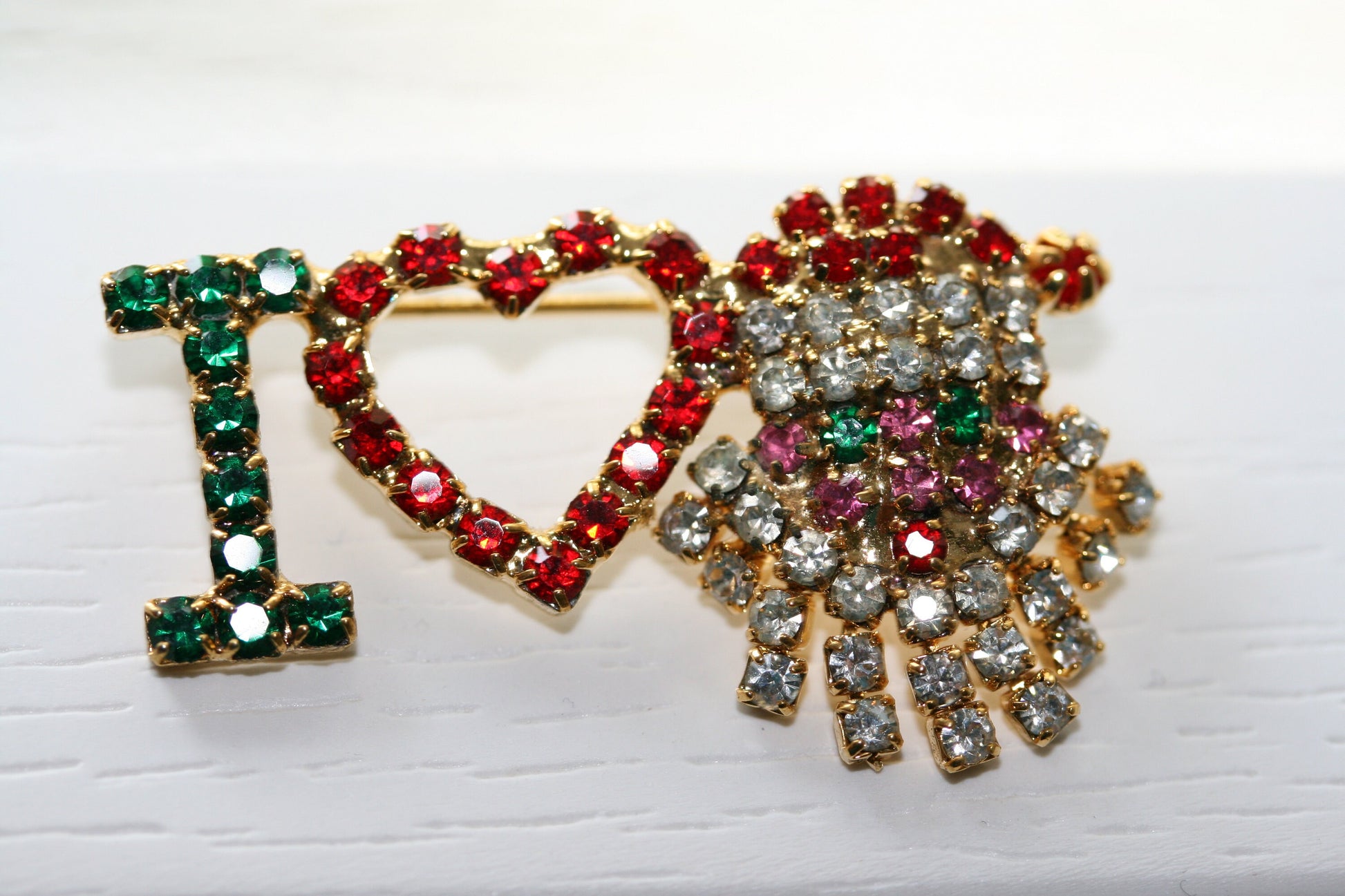 I love Santa Brooch Vintage Brooch Pin I love Santa Christmas Holiday Jewelry