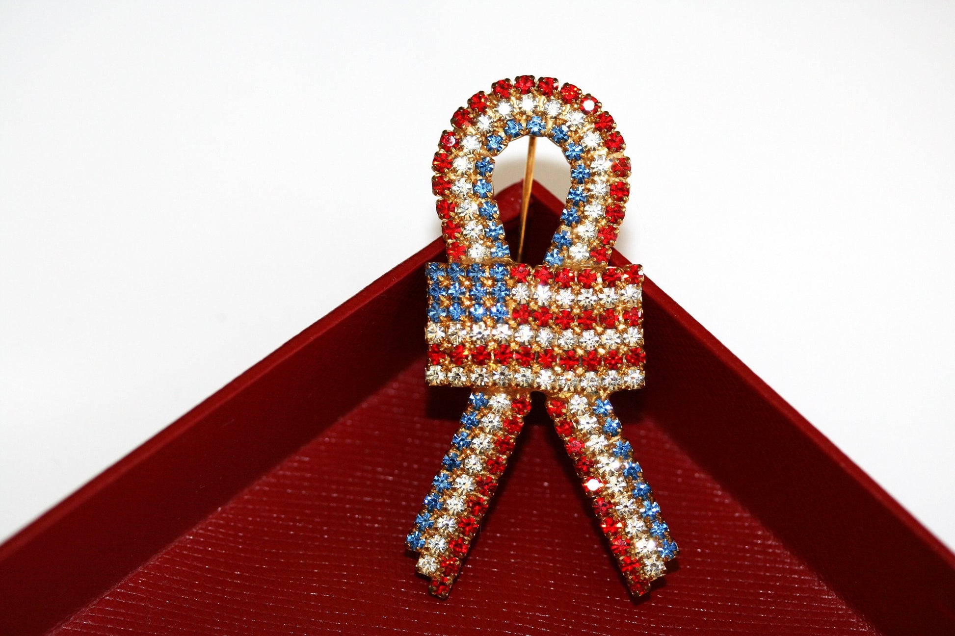 USA Flag Pin, Patriotic USA Flag Rhinestone Brooch Pin, USA Ribbon Pin, Patriotic Jewelry
