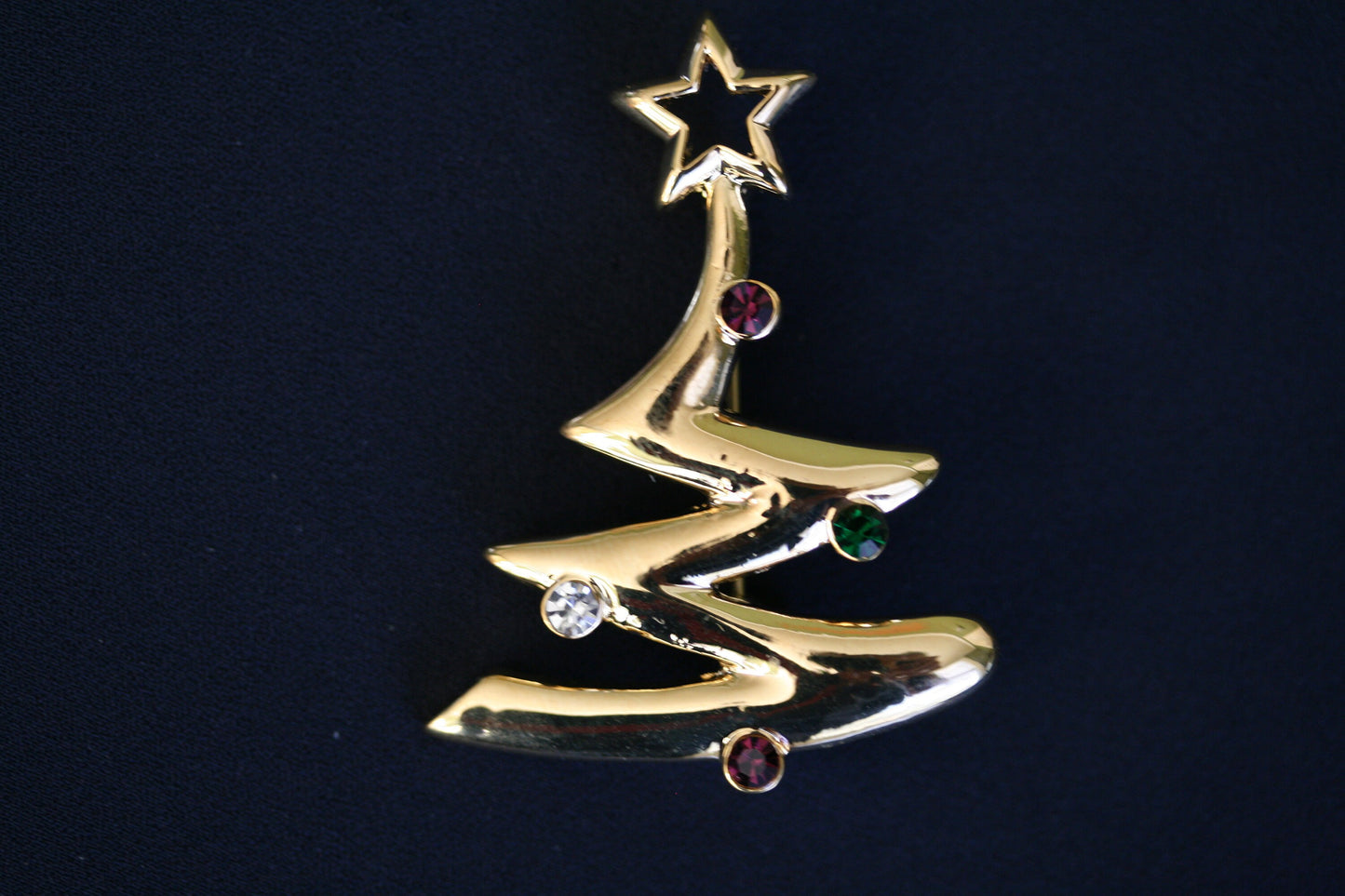 Gold toned green rhinestone Christmas tree brooch pin, Xmas tree with Star pin