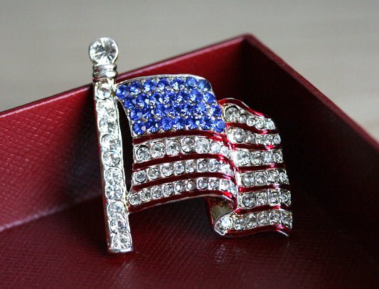 Vintage Silver Tone Crystal Rhinestone 4th of July American USA Flag Patriotic Pin Brooch