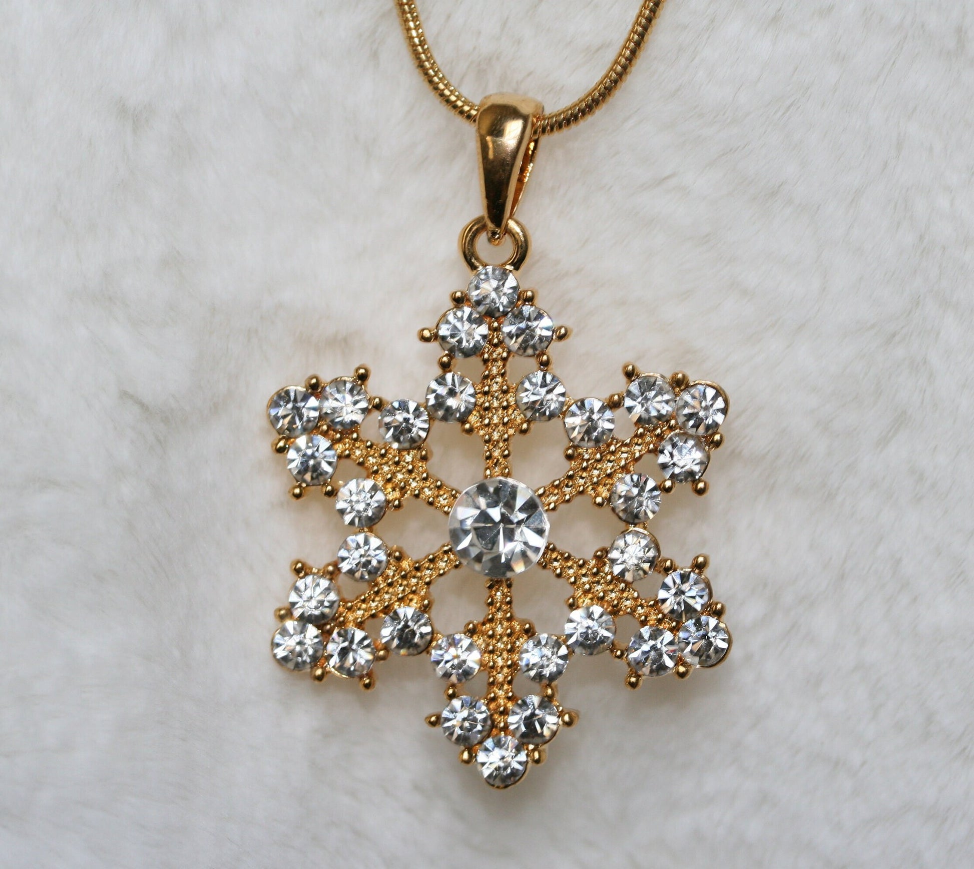 Gold SNOWFLAKE Necklace Swarovski Crystal Snowflake Pendant Xmas Winter Holiday Necklace New