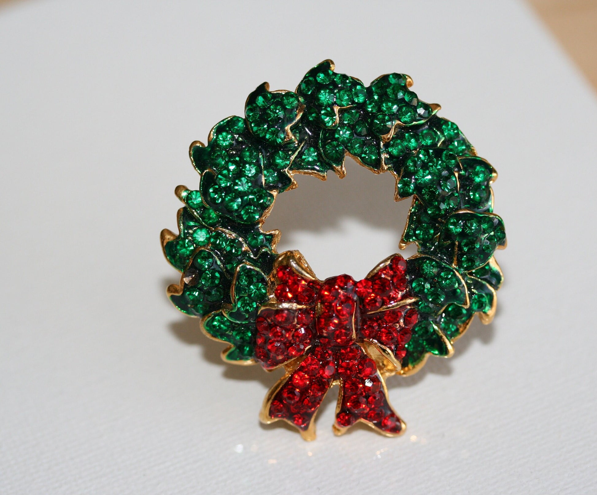 Vintage Rhinestone Christmas Wreath Brooch With Red Bow, Xmas Holiday Jewelry Gift, Wreath Pin