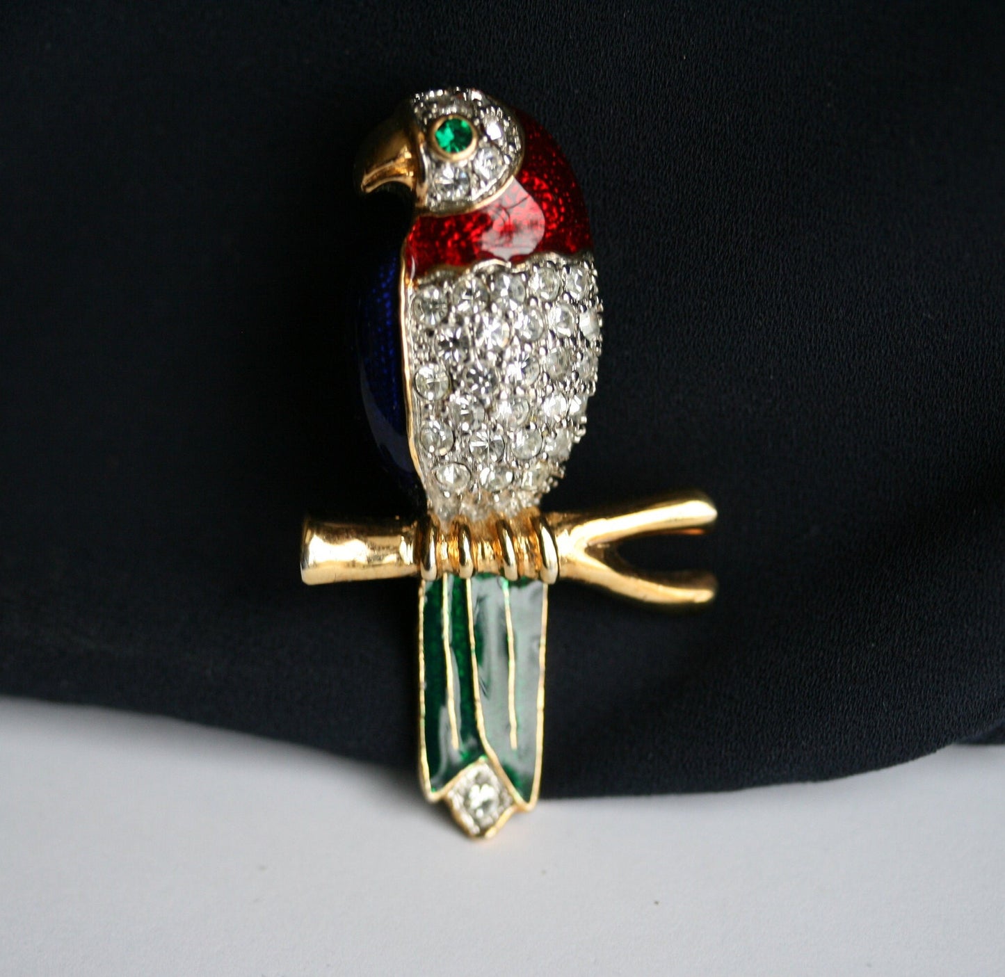 Vintage Adorable Retro Enamel and Rhinestone Parrot Pin Parrot Bird Brooch