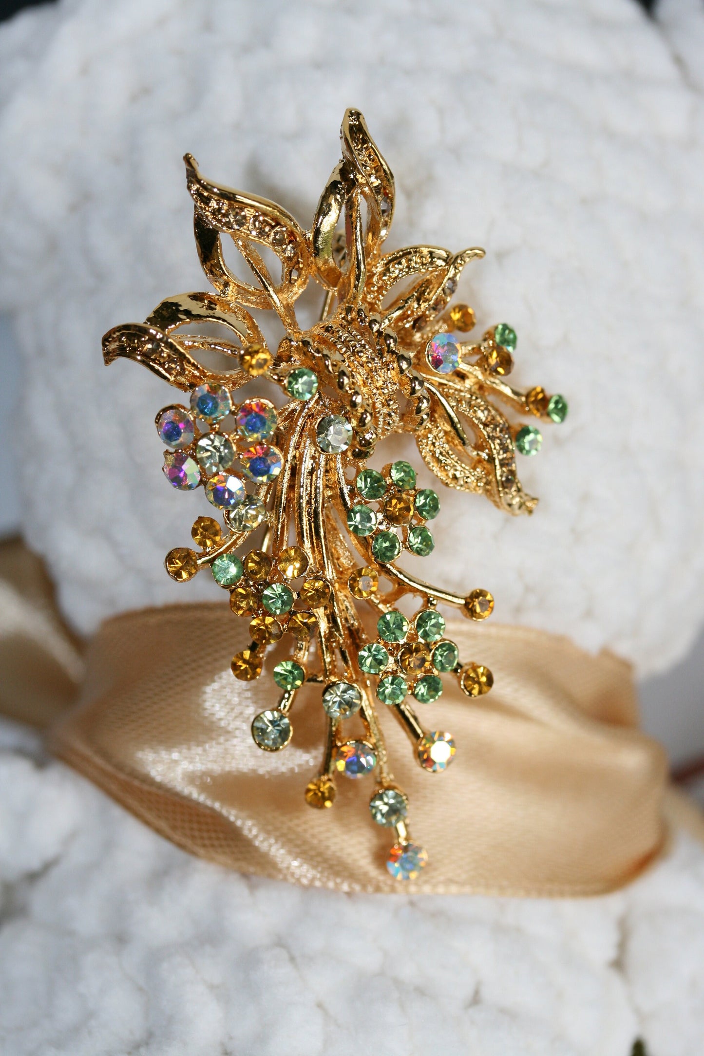 Floral Rhinestone Brooch Pin Flower Shaped Brooch Decorated With Shiny Rhinestone Clothing Lapel Pin For Women
