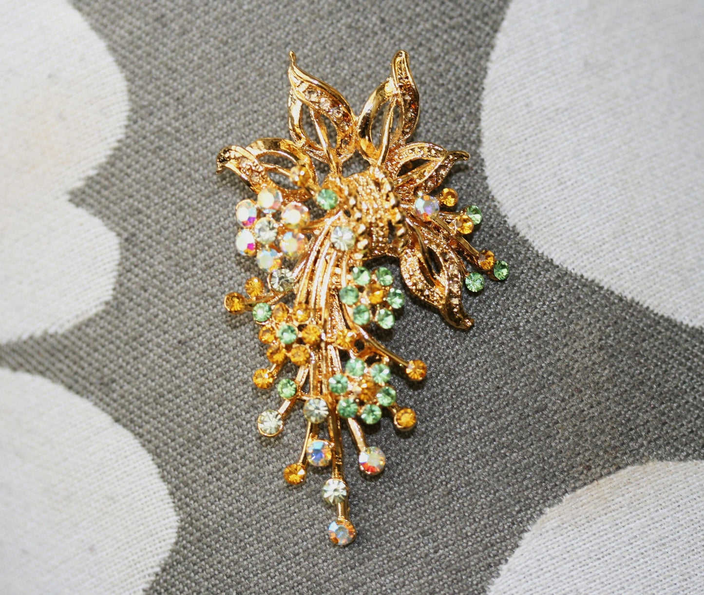 Floral Rhinestone Brooch Pin Flower Shaped Brooch Decorated With Shiny Rhinestone Clothing Lapel Pin For Women