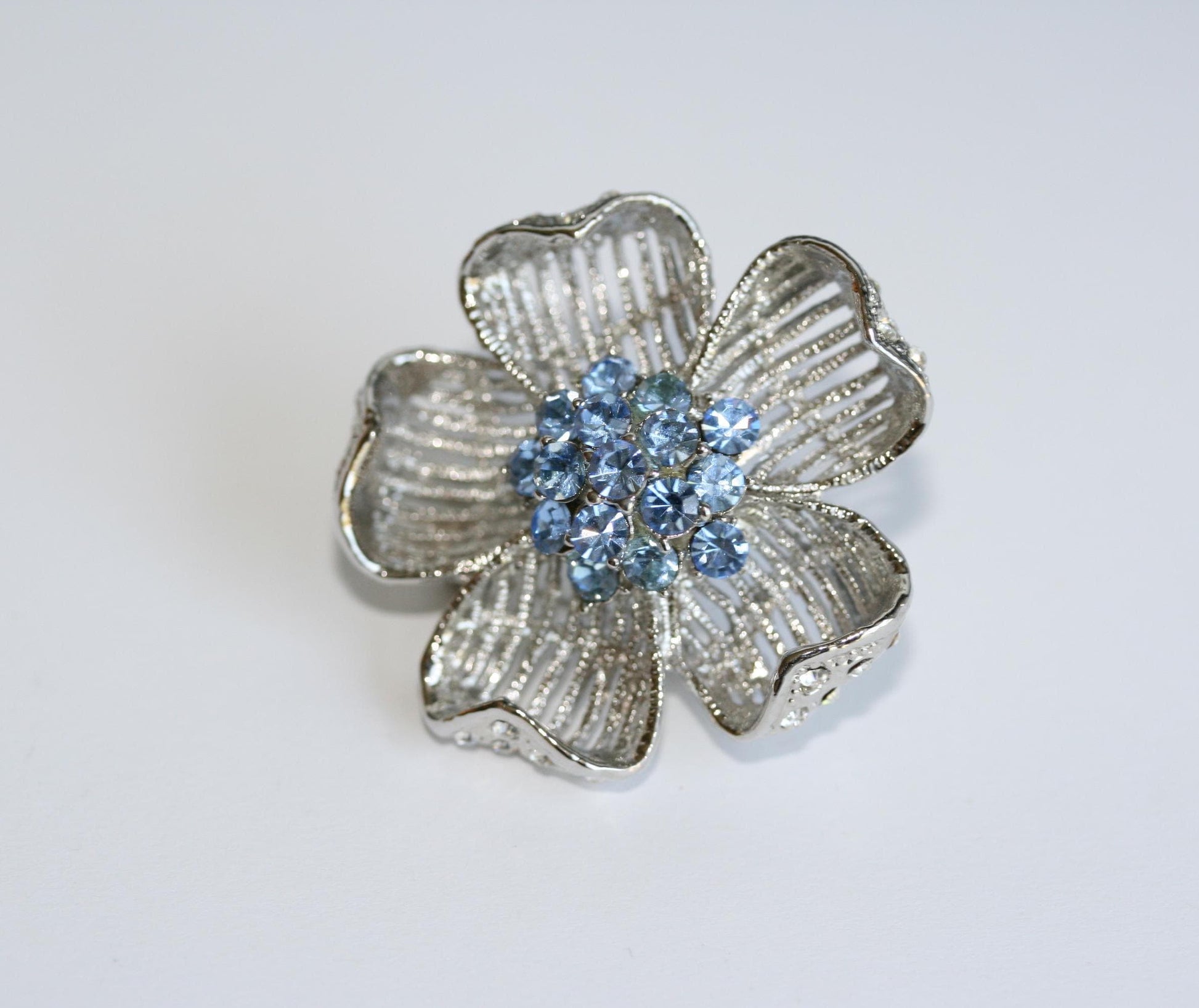 Vintage Blue Crystal Flower Pin Brooch PERIWINKLE FLOWER Pin