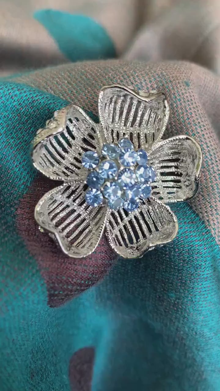Vintage Blue Crystal Flower Pin Brooch  PERIWINKLE FLOWER Pin