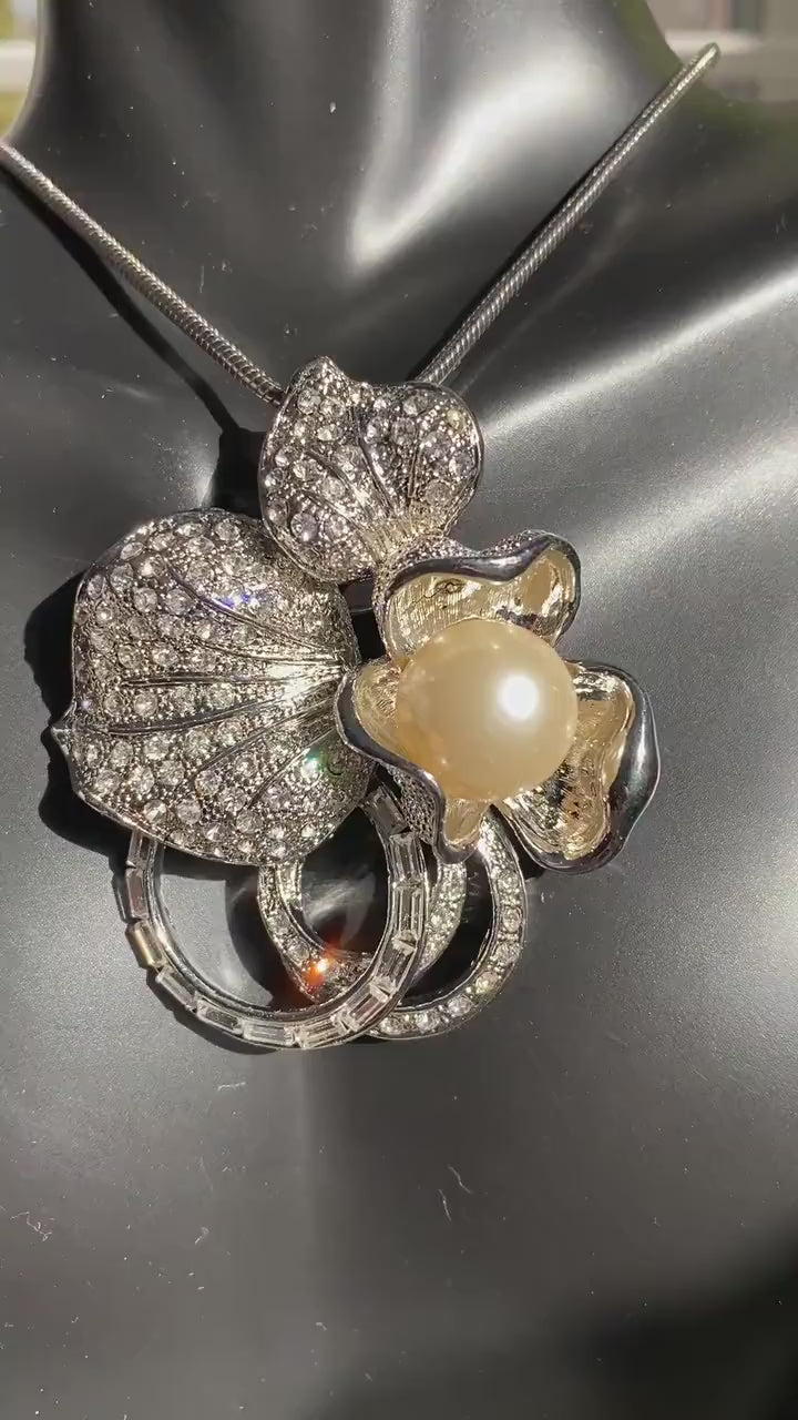 Vintage Silver Tone Clear Rhinestone Pearl Flower Brooch, Flower Brooches for Women, Rhinestone Pearl Crystal Pins