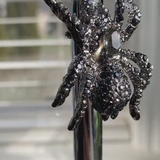 Vintage 3D Rhinestone Halloween spider brooch, aurora borealis rhinestone spider pin, black spider brooch, black rhinestone Jewelry