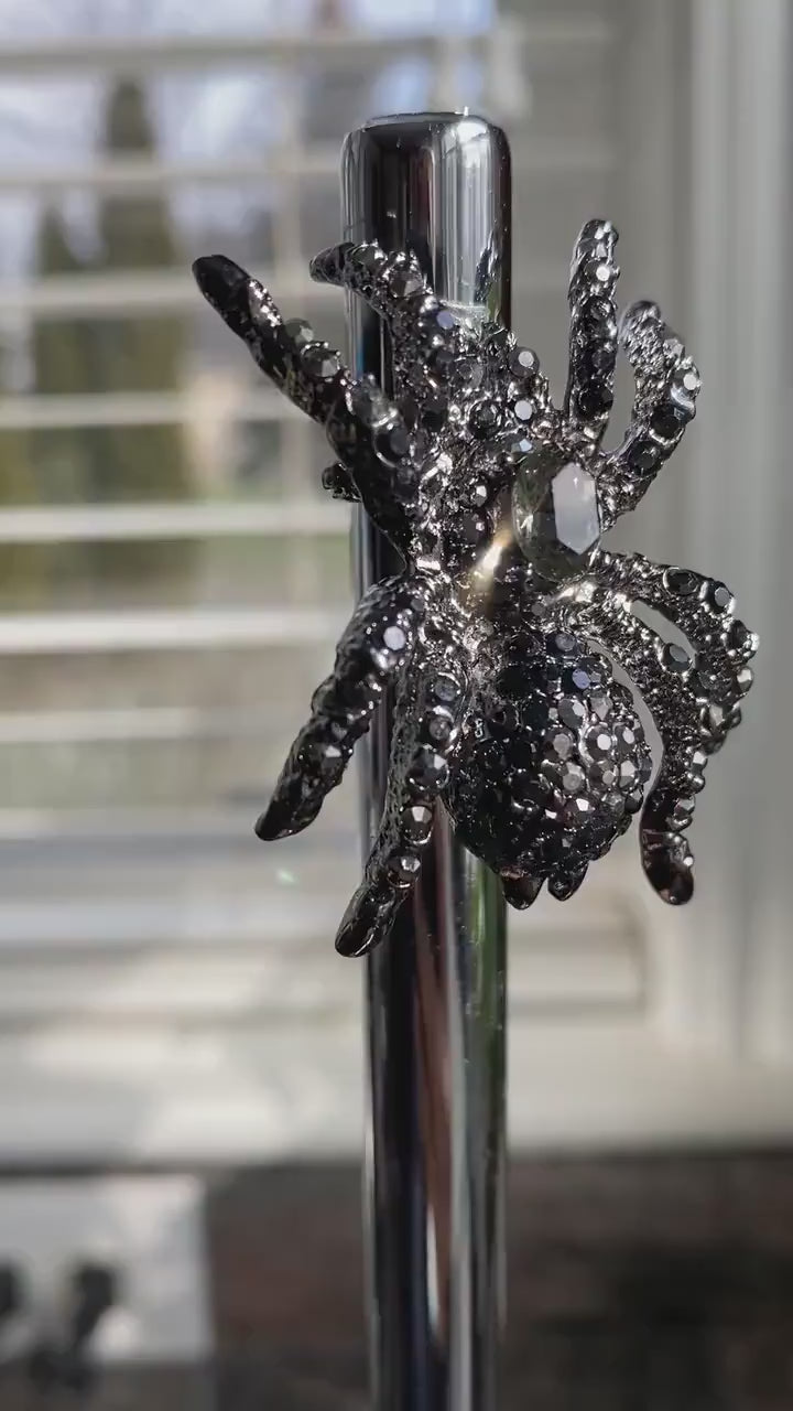 Vintage 3D Rhinestone Halloween spider brooch, aurora borealis rhinestone spider pin, black spider brooch, black rhinestone Jewelry