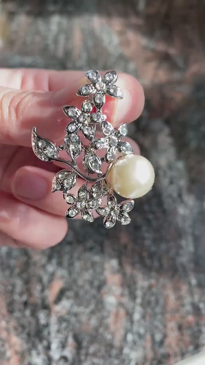 Elegant Faux Pearl Leaf Brooch ，Plant Brooch Pins Women Clothing Fashion Jewelry Gifts， Faux Pearl Fashion Jewelry For Her