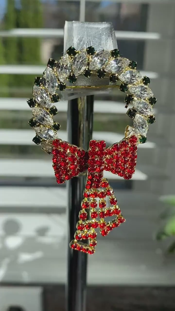 Vintage Christmas Wreath Rhinestone Pin Brooch, Christmas Holiday Jewelry